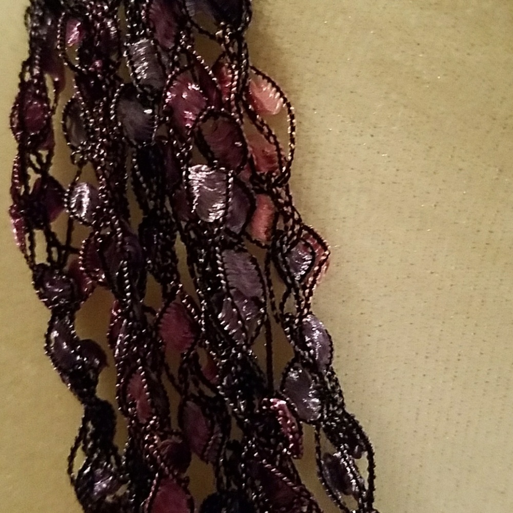 Adorable adjustable statement piece - Picture 2 of 3